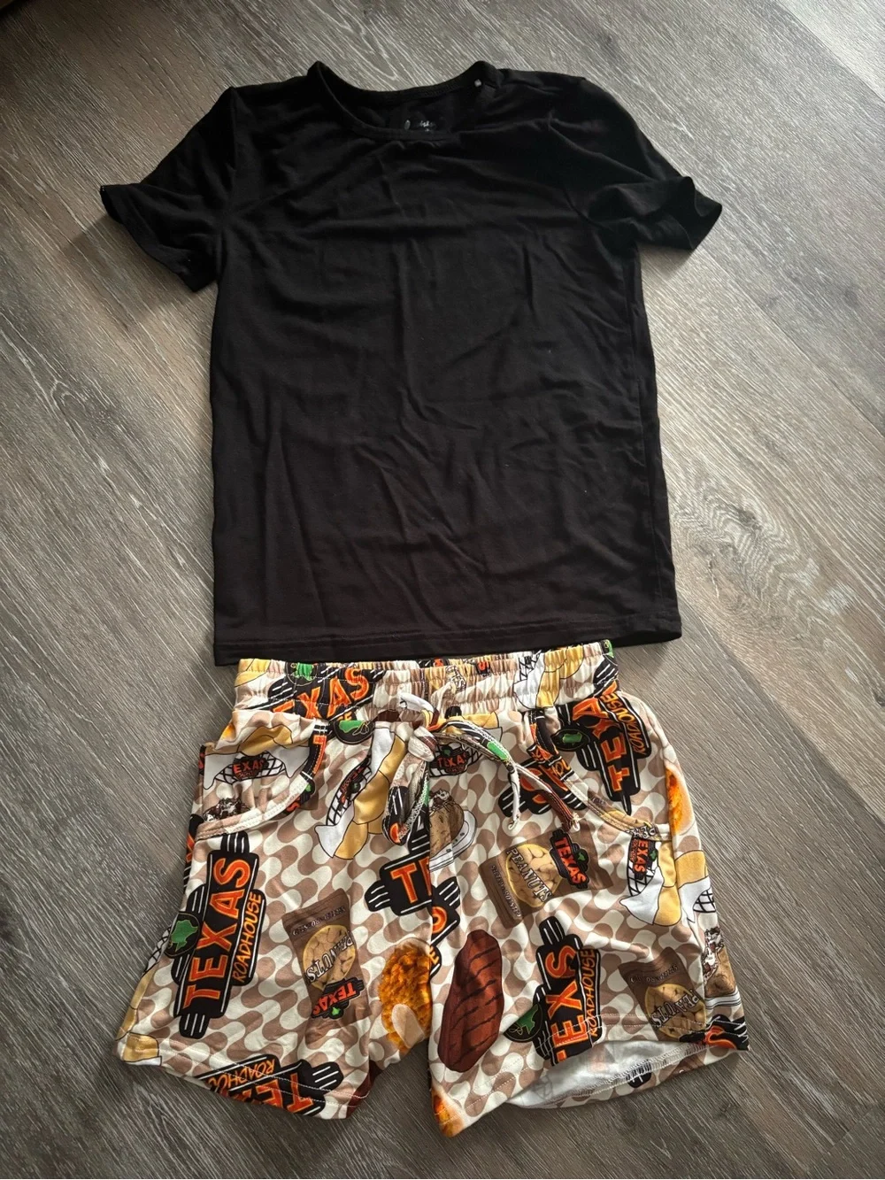 Wei Wei Bamboo Black Tee Texas Roadhouse Graphic Drawstring Shorts with pockets
